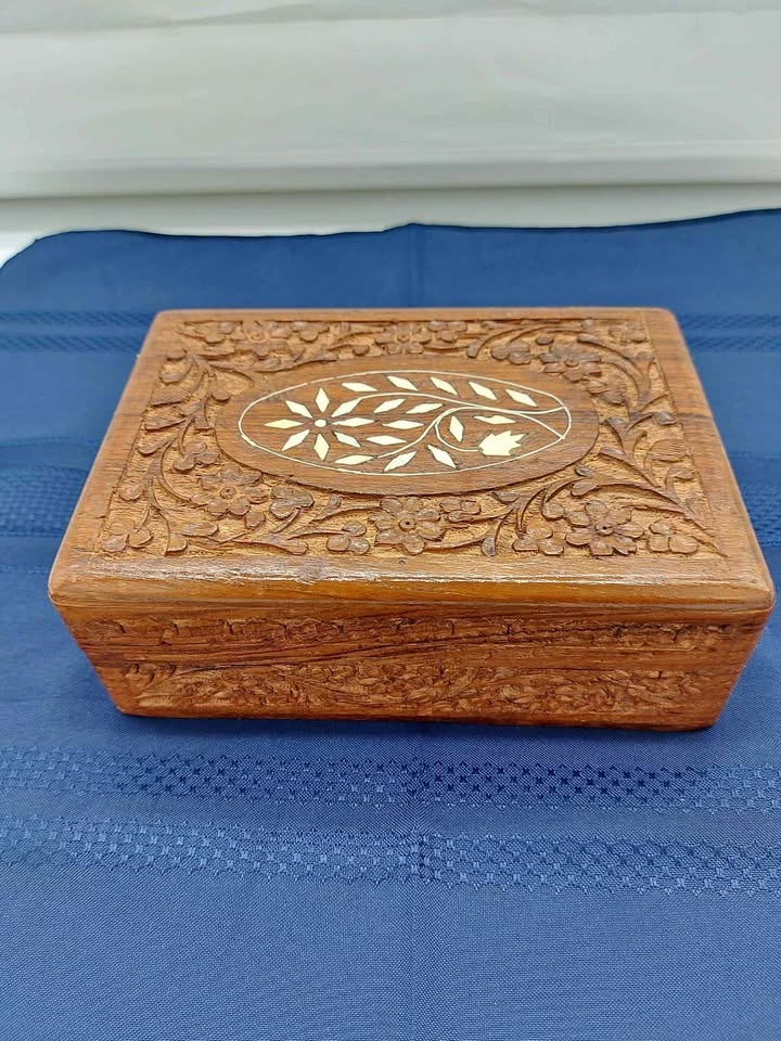 Vintage Inlay Wood Hand Carved Jewelry Box