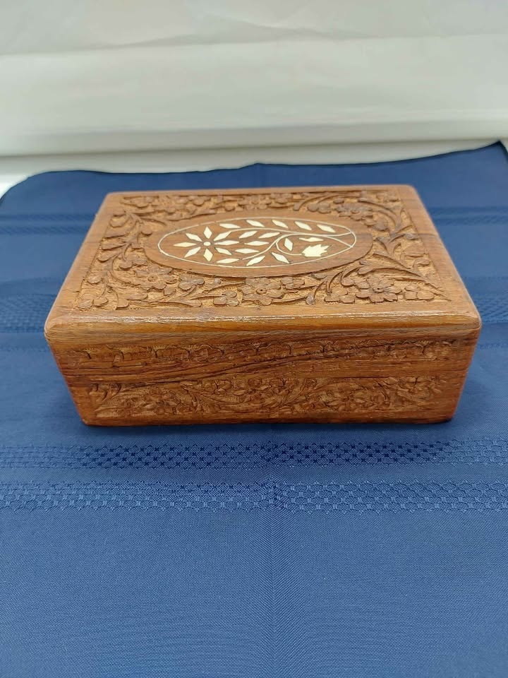 Vintage Inlay Wood Hand Carved Jewelry Box - photo 2