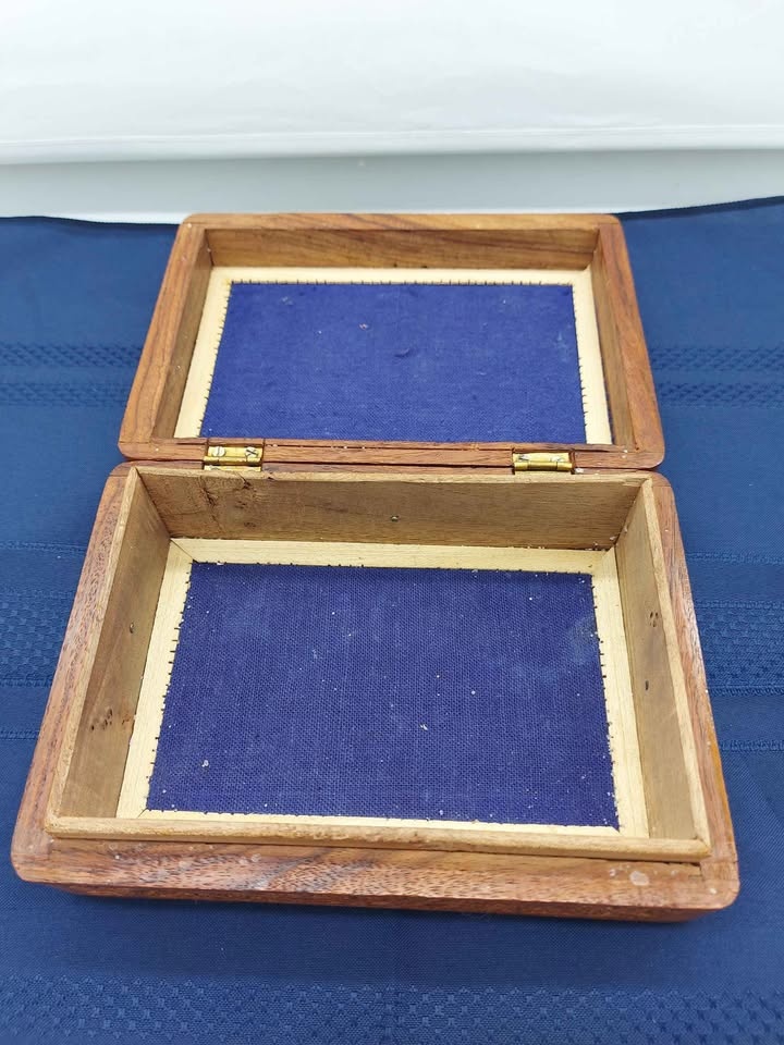 Vintage Inlay Wood Hand Carved Jewelry Box - photo 4