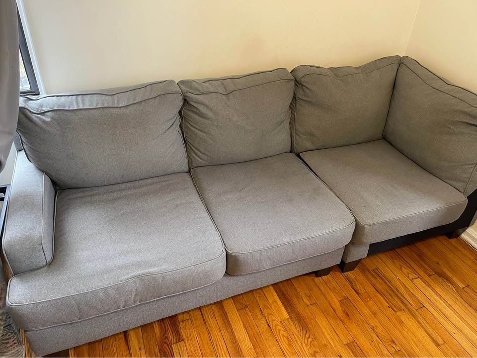 Sectional couch grey Ashley soft comfy - photo 3