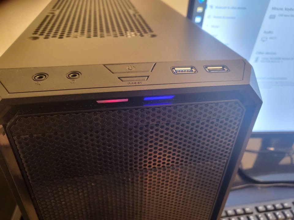 Great MicroATX Gaming PC - photo 4