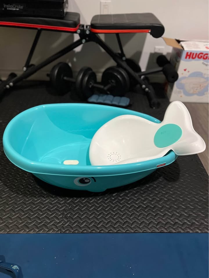 Fisher-Price Baby to Toddler Bath Whale Tub w/ Infant Seat - photo 5