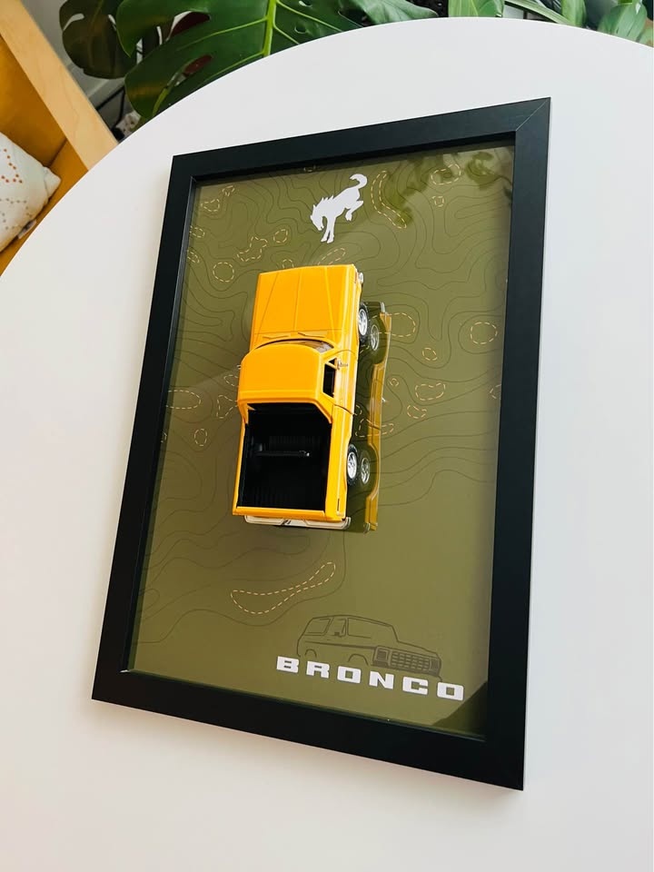 Ford Bronco Wall Art with Diecast Car - photo 4