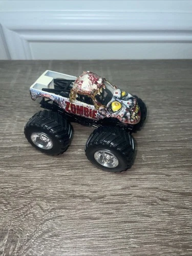 Hot Wheels Monster Jam Zombie Truck 1:64 Scale - photo 2
