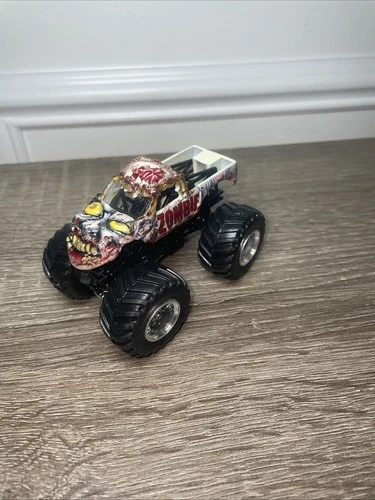 Hot Wheels Monster Jam Zombie Truck 1:64 Scale - photo 3