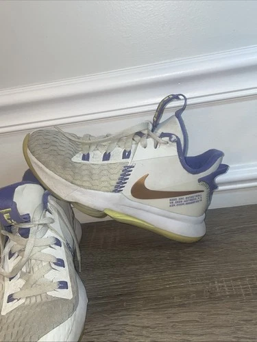 Nike LeBron Witness 5 Lakers Basketball Shoes Size 4.5Y - photo 2
