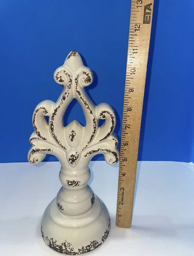 Vintage Shabby worn white decorative ceramic finial pedestal for - photo 2