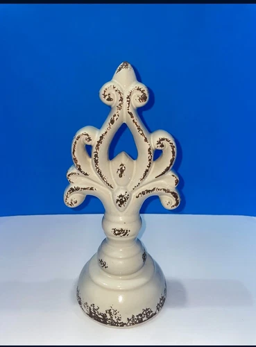 Vintage Shabby worn white decorative ceramic finial pedestal for - photo 3