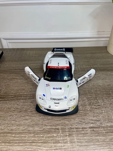 2005 Chevrolet Corvette C6-R #3 Jada 1:24 Diecast - photo 2