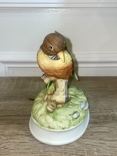 Vintage 1970 Gorham Porcelain Robin Bird Music Box (#15) - photo 3