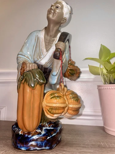 Vintage Chinese Porcelain Figurine - Elderly Woman with Yoke - photo 2