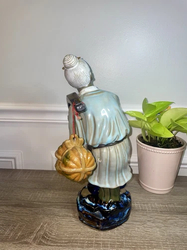 Vintage Chinese Porcelain Figurine - Elderly Woman with Yoke - photo 4