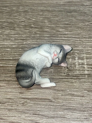 Sleeping cat figurine PVC realistic grey and white #13 - photo 5