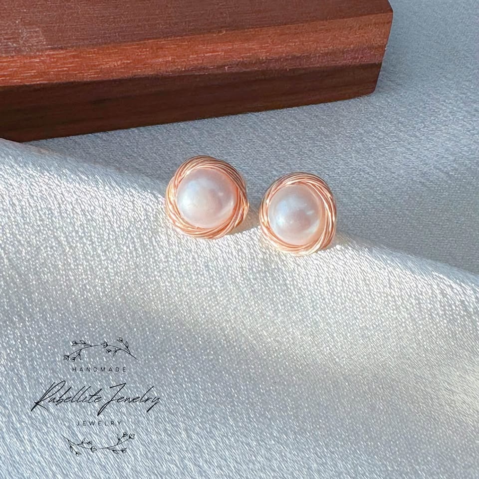 Gold Wire-wrapped Freshwater Pearl Earrings Handmade - photo 2