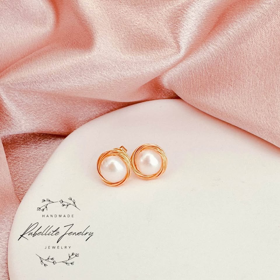 Gold Wire-wrapped Freshwater Pearl Earrings Handmade - photo 3