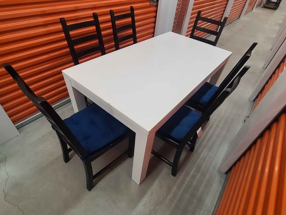 🇨🇦  IKEA Dining Table and 6 Chairs Set - photo 2