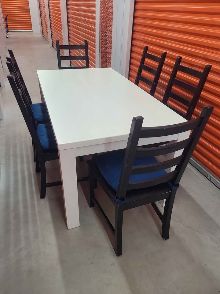 🇨🇦  IKEA Dining Table and 6 Chairs Set - photo 3