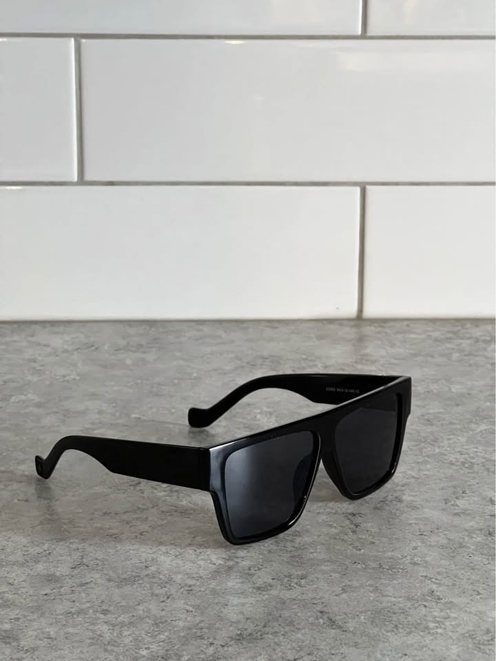 Thick black sunglasses - photo 2