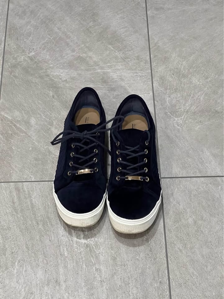 Call it Spring Blue Velvet Shoes Size 7.5 - photo 3