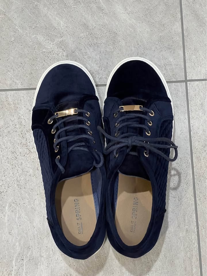 Call it Spring Blue Velvet Shoes Size 7.5 - photo 4