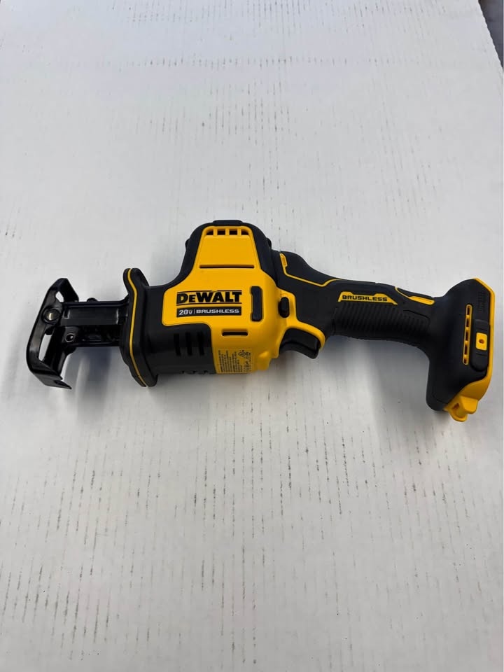 DEWALT ATOMIC 20V MAX Cordless Brushless Compact Reciprocating S