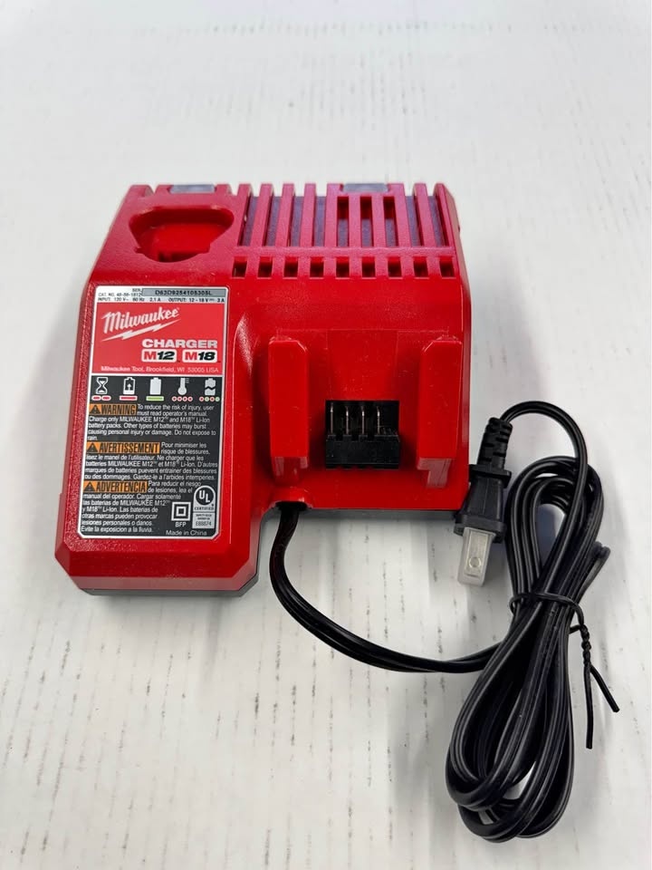 Milwaukee M12 & M18 Multi-Voltage Battery Charger