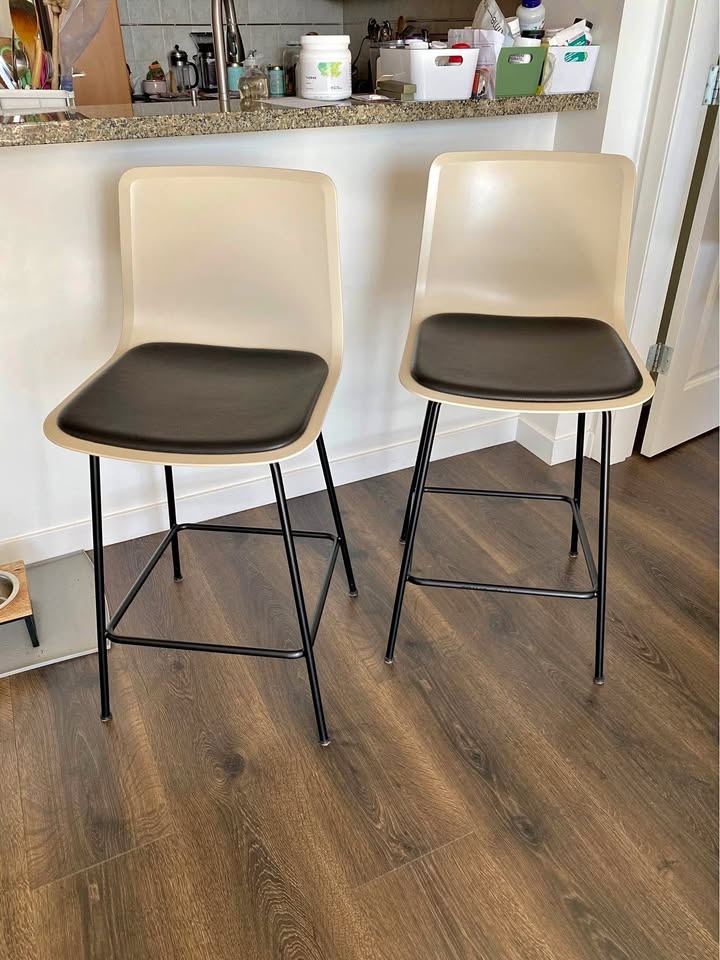 Fredericia Pato Bar/Counter Stools (Pair)