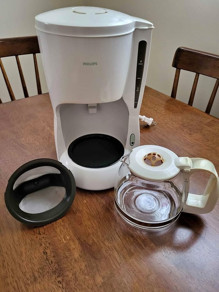 Philips 4 Cup Coffee Maker with Permanent Filter