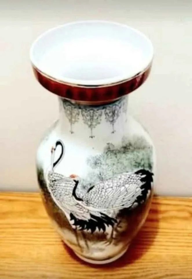 Meiji Chinese Porcelain Vase image indicator(3)