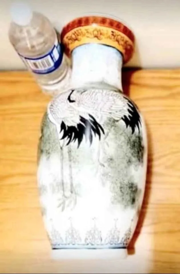 Meiji Chinese Porcelain Vase image indicator(6)