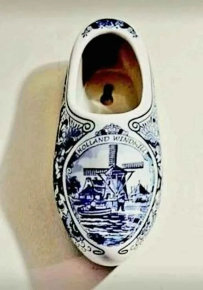 Large Hand Painted Porcelain Delft Clog image indicator(2)
