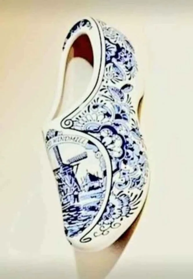 Large Hand Painted Porcelain Delft Clog image indicator(4)