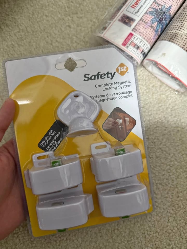 Safety 1st Magnetic Locking System