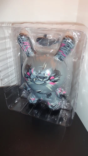 Kidrobot Dunny 8" Angry Woebots Shadow Friend 2012 - photo 2