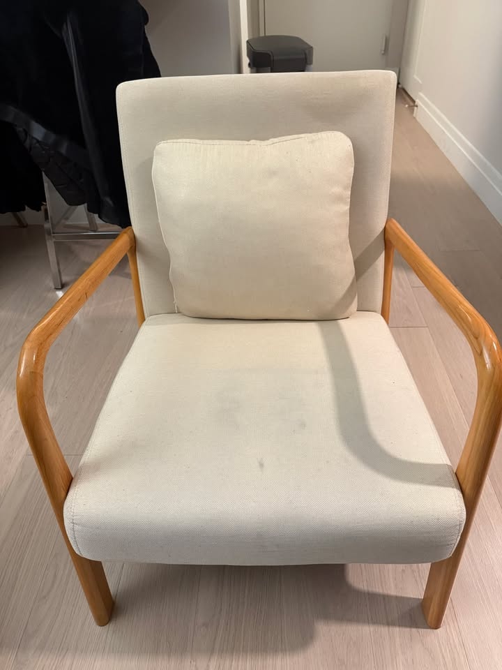Mid-Century Modern Accent Chair – Solid Wood Frame - photo 2