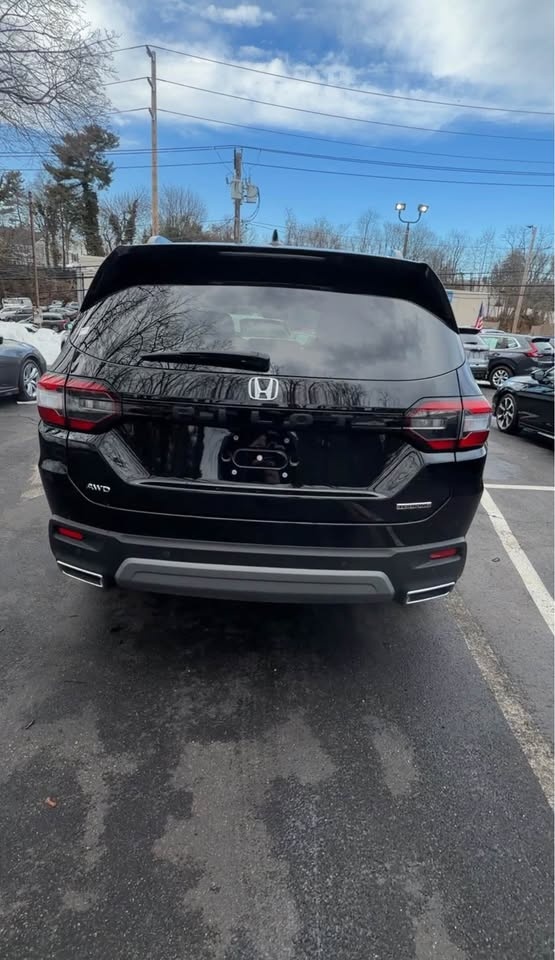 2025 Honda Pilot Touring SUV - photo 4