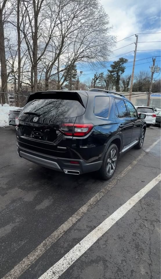2025 Honda Pilot Touring SUV - photo 5