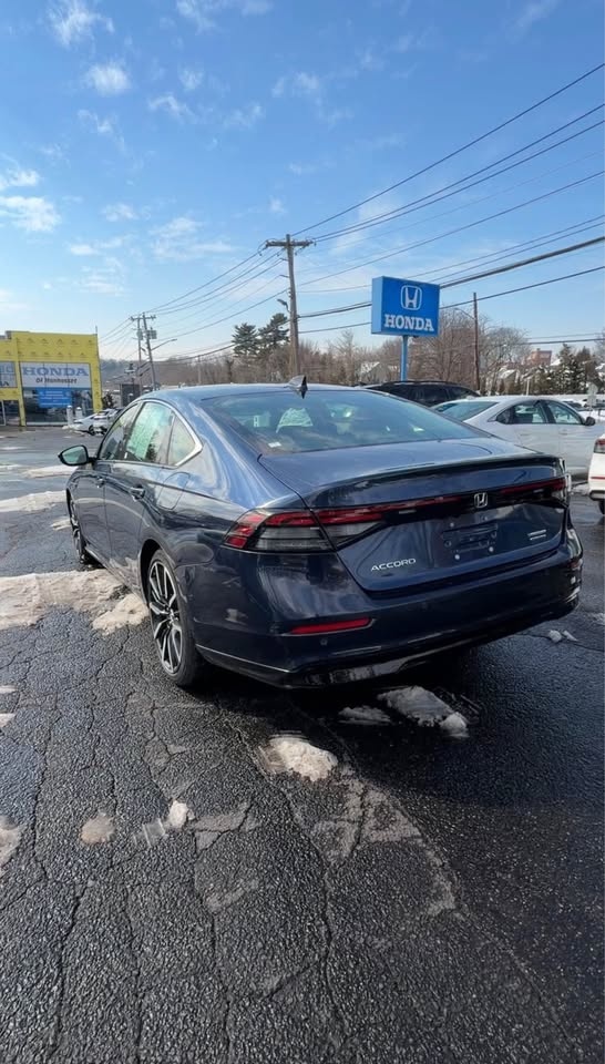 2023 Honda Accord Hybrid Touring Sedan 4D - photo 3