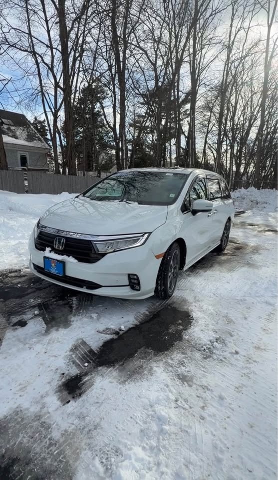 2023 Honda Odyssey Elite Minivan 4D - photo 2