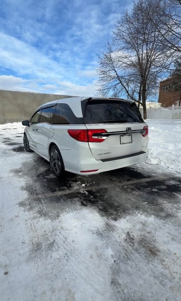 2023 Honda Odyssey Elite Minivan 4D - photo 3