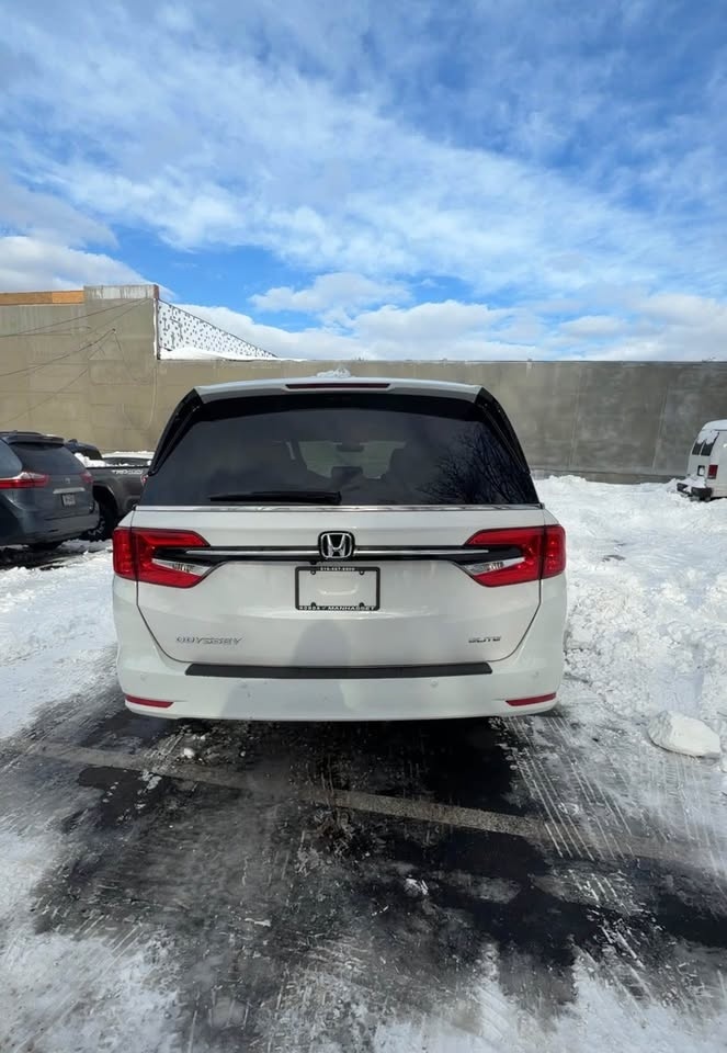 2023 Honda Odyssey Elite Minivan 4D - photo 4