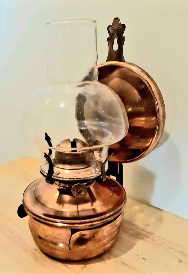 Vtg. Lamplight Farms Oil Lamp image indicator(2)