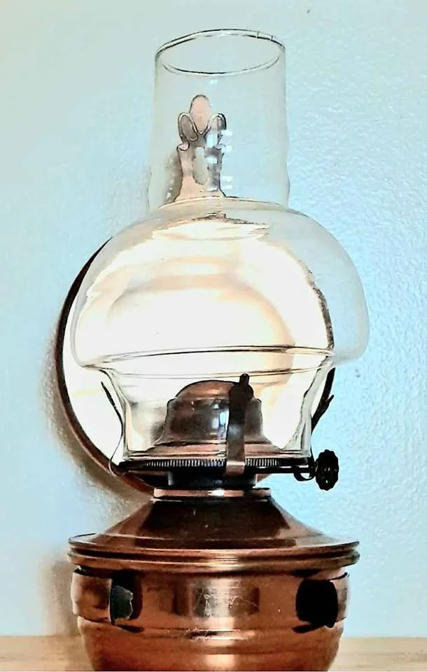 Vtg. Lamplight Farms Oil Lamp image indicator(3)