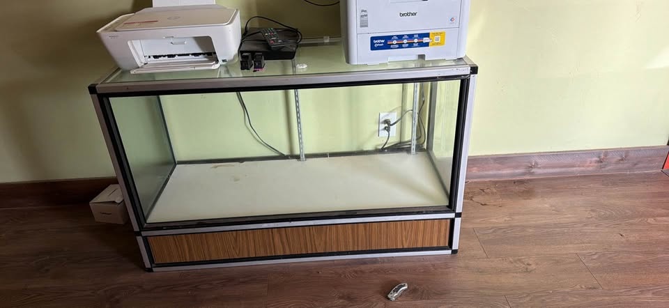 Glass showcase 200 per unit - photo 3