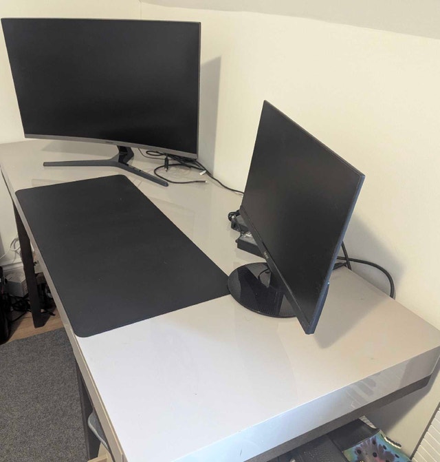 Office desk with three drawers - photo 2