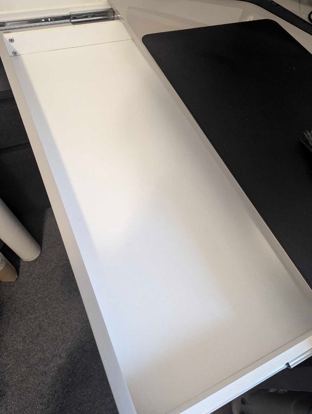 Office desk with three drawers - photo 5