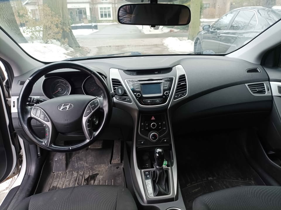 2015 Hyundai Elantra - photo 5