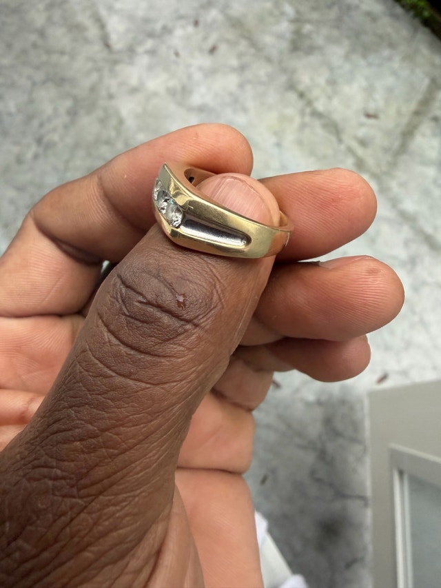 Diamond Ring - 1 Carat Yellow Gold - photo 4