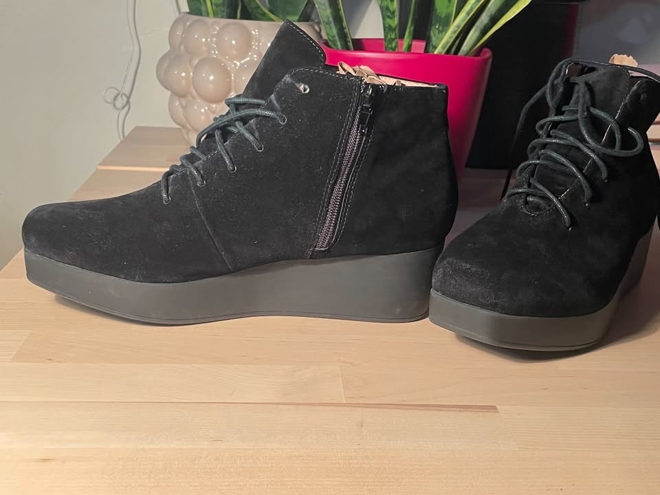 New, Jeffrey Campbell suede platform boots, size US 10 - photo 4