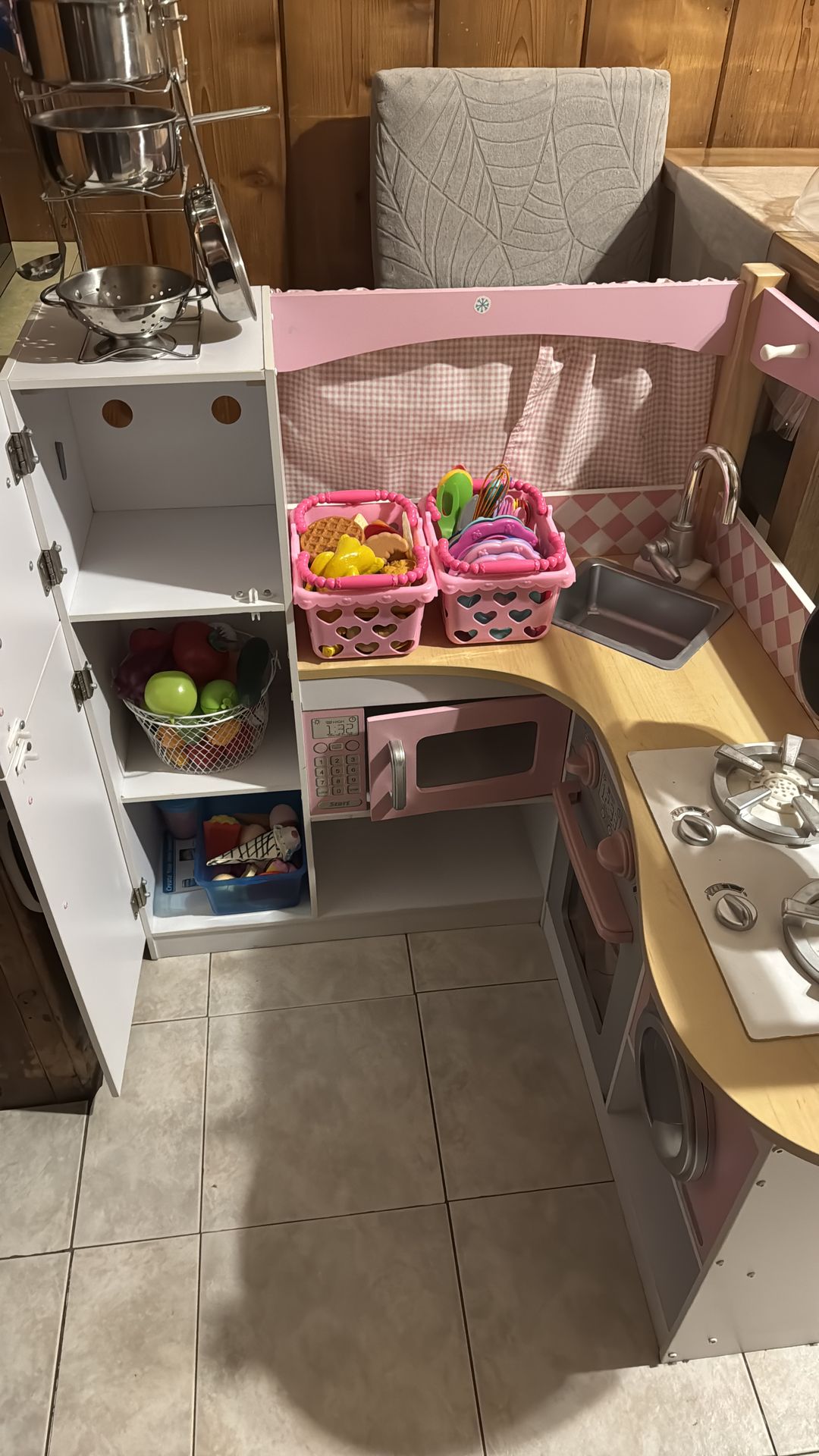 Play kitchen with all accessories